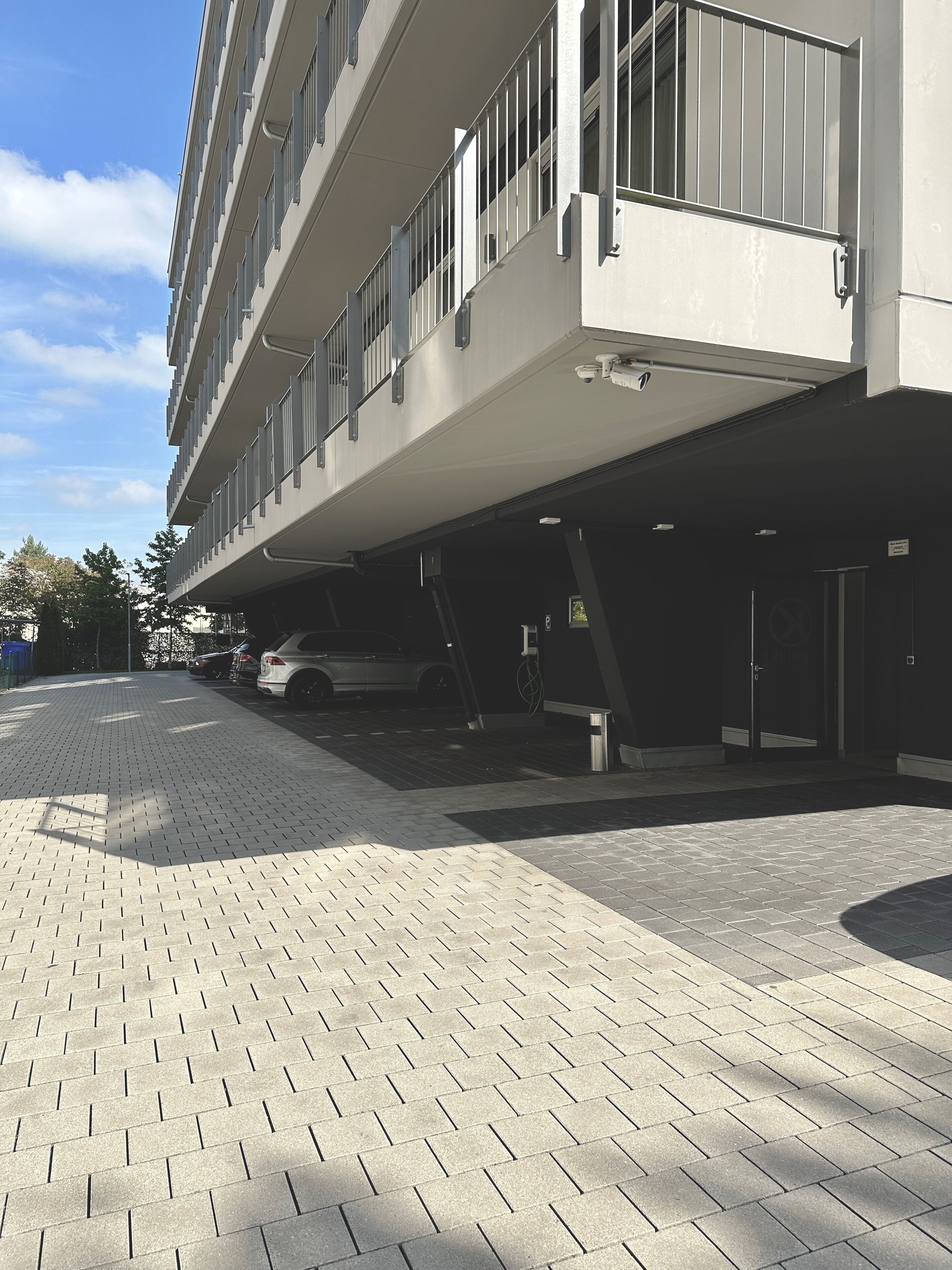 self-parking (surcharge) 7 per day