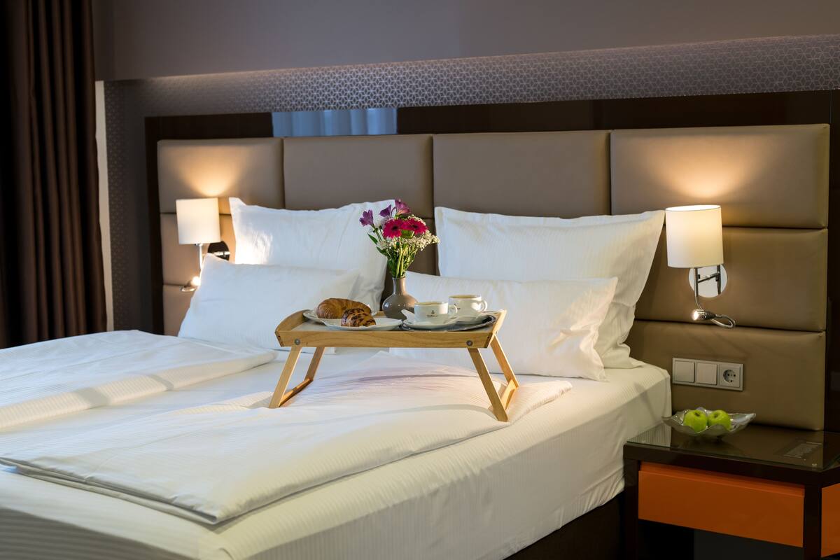 1 bedroom, premium bedding, pillow-top beds, in-room safe