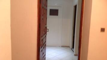 Appartement, 2 chambres | 2 chambres, chambres insonorisées, fer et planche à repasser