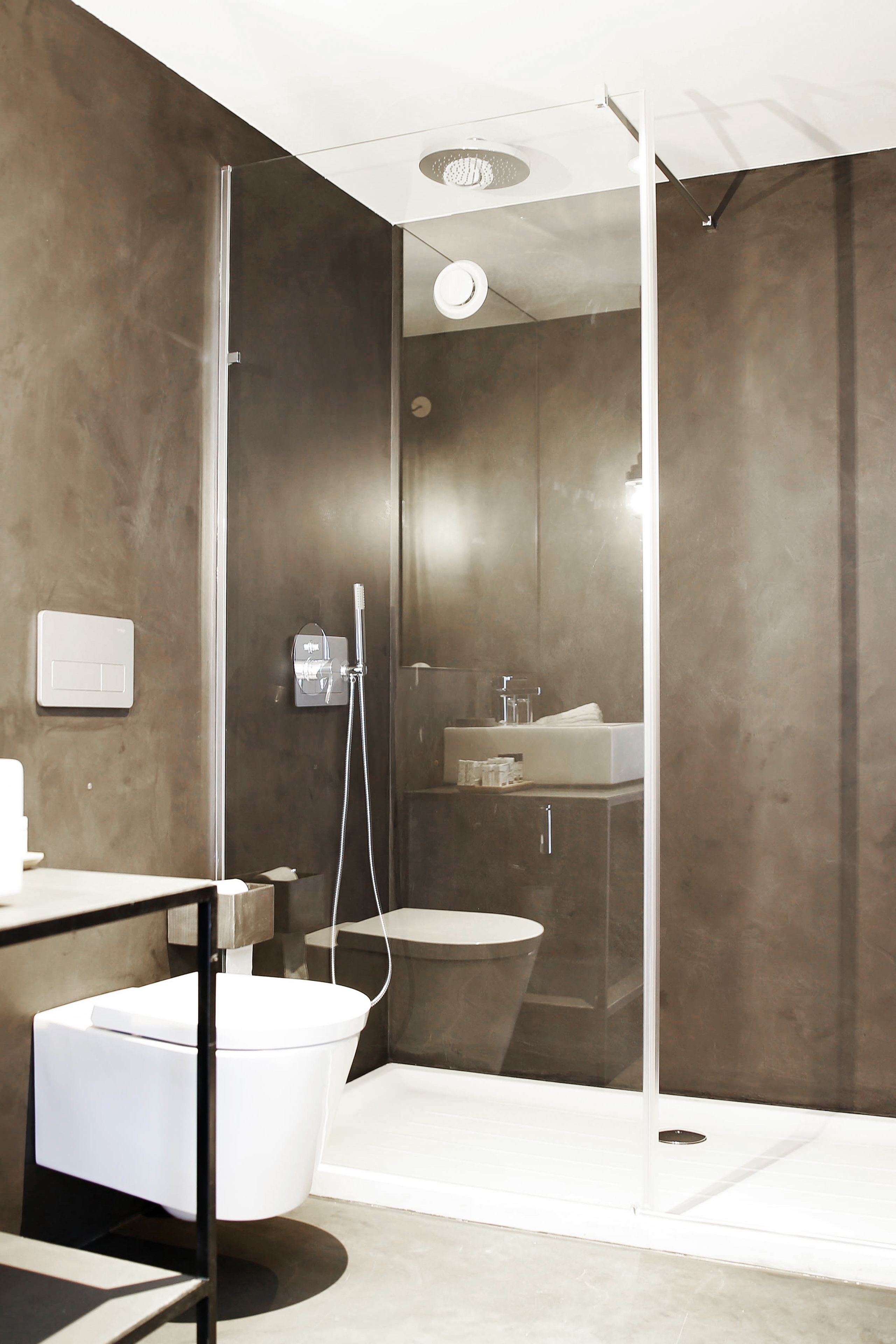 loft | bathroom | shower, free toiletries, hair dryer, towels