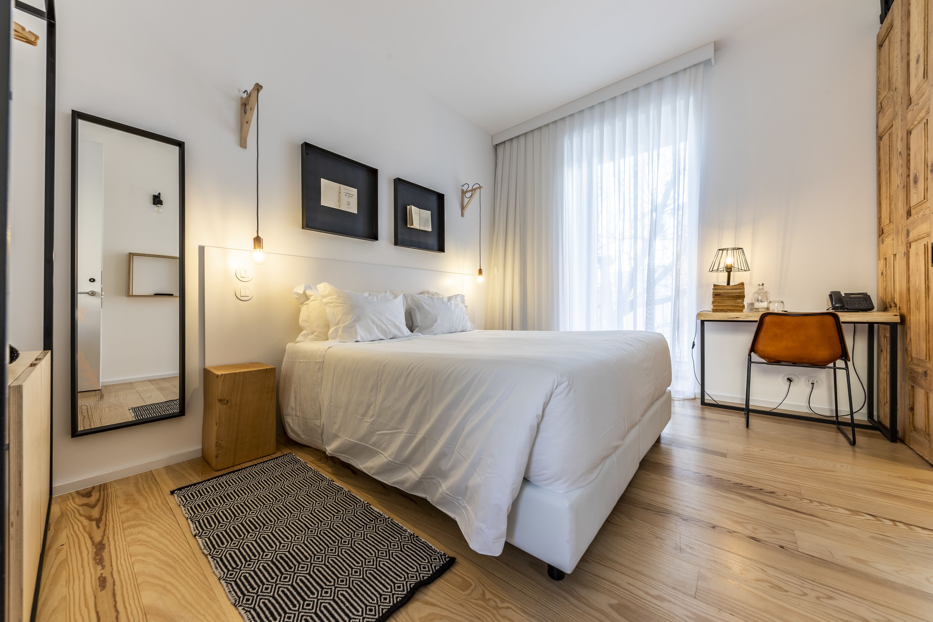 double room | in-room safe, soundproofing, free wifi, bed sheets