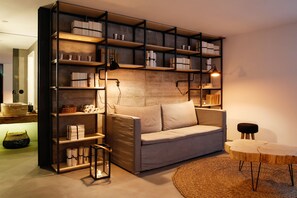 Serves breakfast, lunch and dinner - Sapientia Boutique Hotel (Coimbra)