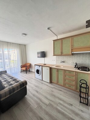1 bedroom, desk, soundproofing, free WiFi - Fora Apart Otel (Cesme)