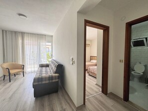 1 bedroom, desk, soundproofing, free WiFi - Fora Apart Otel (Cesme)