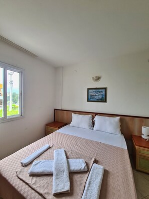 1 dormitori, escriptori, habitacions insonoritzades i wifi gratuïta 