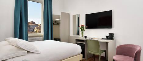 スタンダード ダブルまたはツインルーム シティビュー (private external bathroom) | 客室ごとに異なる装飾、デスク、WiFi (無料)、ベッドシーツ