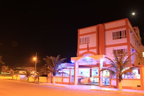 Front of property – evening/night - Pousada Águas do Mariscal (Bombinhas)