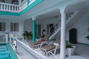 Terrace/patio - Diamond Villa Yoga & Wellness (Montego Bay)