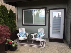 Terrace/patio - Private Suite in Cowichan Country (Duncan)