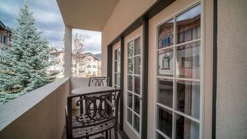 Biệt thự, 3 phòng ngủ | Quang cảnh ban công