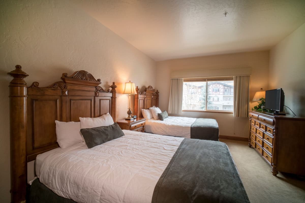 1 bedroom, in-room safe, iron/ironing board, free WiFi