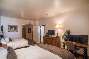 Room - Chateau Villas at Zermatt Resort Vacation Properties (Midway)
