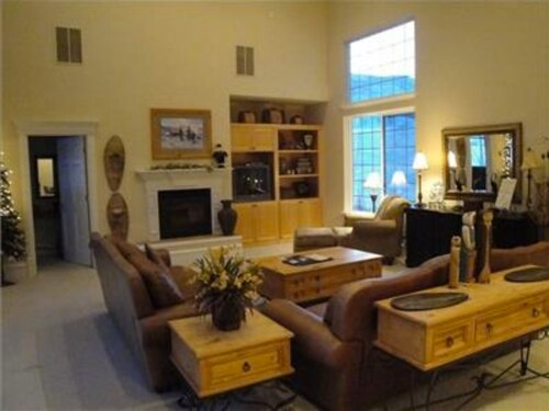 Hummingbird Springs Luxury Home