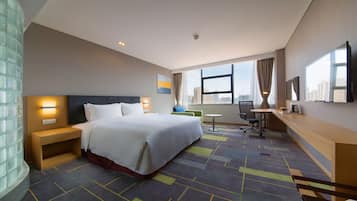 In-room safe, soundproofing, free WiFi, bed sheets