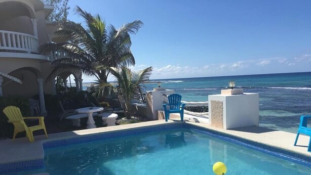 Pool - Villa on the Bay By The Vacation Casa (Montego Bay)