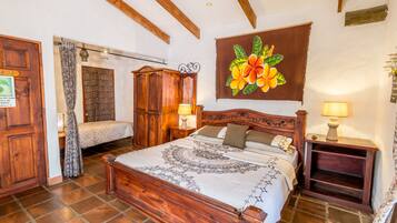 Superior Quadruple Room | In-room safe, desk, iron/ironing board, free WiFi