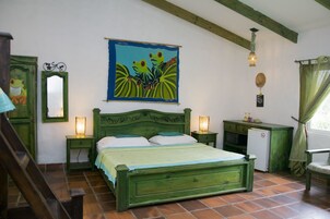 Family Room | In-room safe, desk, iron/ironing board, free WiFi
