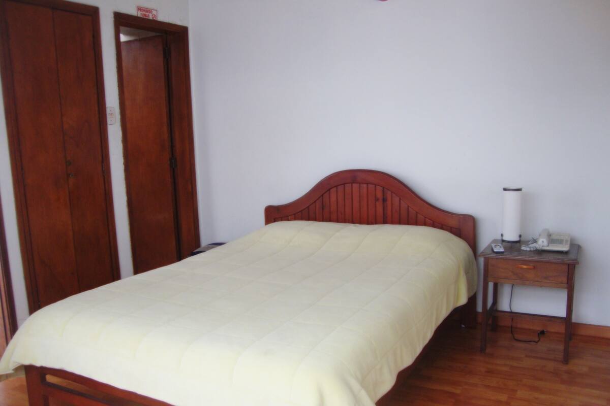 Egyptian cotton sheets, premium bedding, down duvets, pillow-top beds
