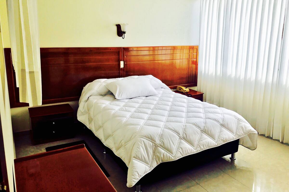 Chambre Double | Coffres-forts dans les chambres, bureau, Wi-Fi gratuit