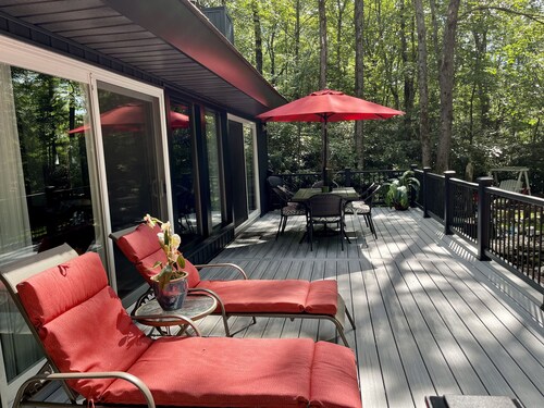 Beautiful Lake Naomi Retreat!  Relax, Renew & Refresh!