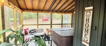 Beautiful Lake Naomi Retreat!  Relax, Renew & Refresh!