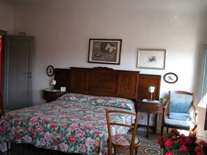 1 bedroom, iron/ironing board, WiFi, bed sheets - Attic with views in Piazza Santa Croce (Firenze)