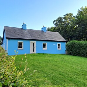 Exterior - Family & Pet Friendly Restored Cottage in East Mayo with  4* Bord Failte Award (Bracklagh,  Brickens, Claremorris, Co Mayo)