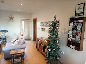 TV, fireplace, DVD player, books - Family & Pet Friendly Restored Cottage in East Mayo with 4* Bord Failte Award (Bracklagh, Brickens, Claremorris, Co Mayo)