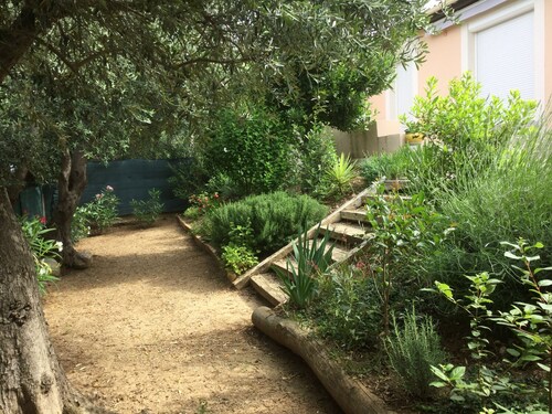 Villa individuelle entièrement climatisée , des vacances au calme 