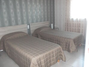 3 bedrooms, iron/ironing board, travel crib, free WiFi - Detached villa, a quiet holiday (Vendres)