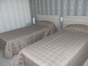 3 bedrooms, iron/ironing board, travel cot, free WiFi