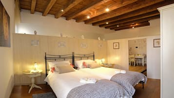 1 bedroom, in-room safe, desk, soundproofing