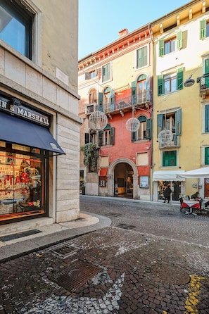 Exterior - THE BEST EXPERIENCE OF HOSPITALITY IN A STEP FROM THE ARENA WITH FREE WI FI! (Verona)