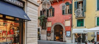 THE BEST EXPERIENCE OF HOSPITALITY IN A STEP FROM THE ARENA WITH FREE WI FI!