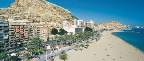 Vlak bij het strand