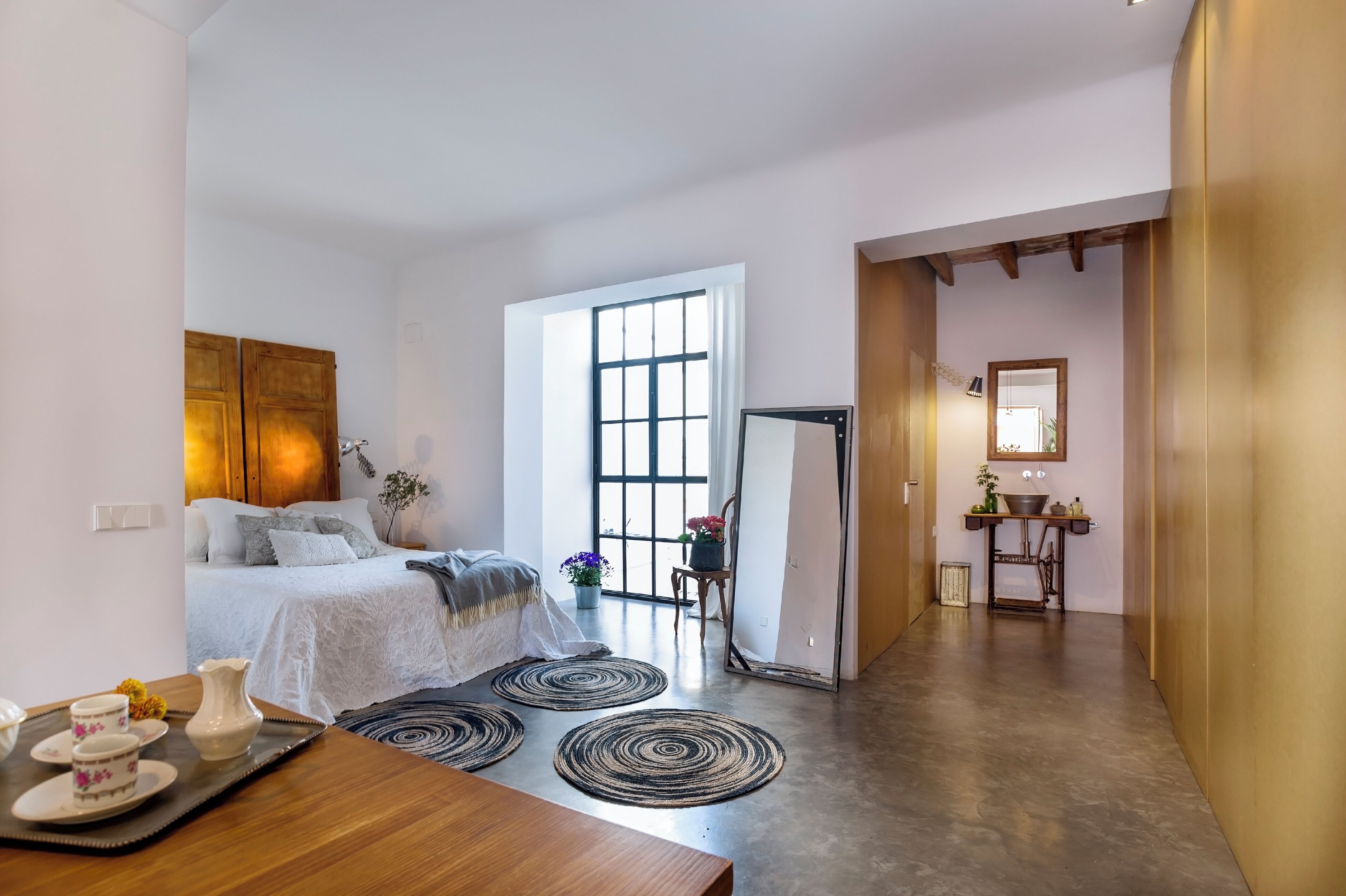 Strykejern/-brett, internettilgang og sengetøy