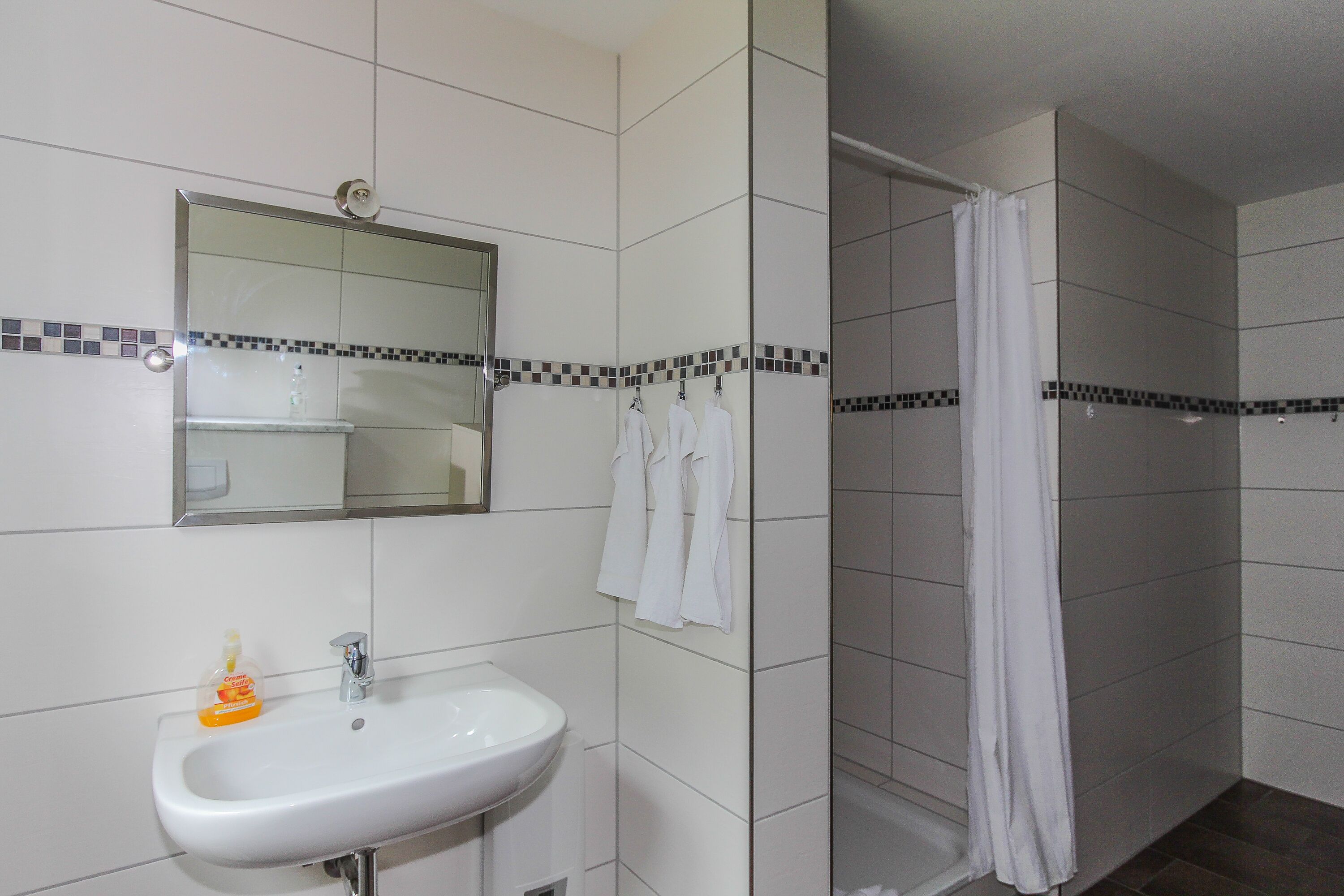Dusche, Seife, Toilettenpapier