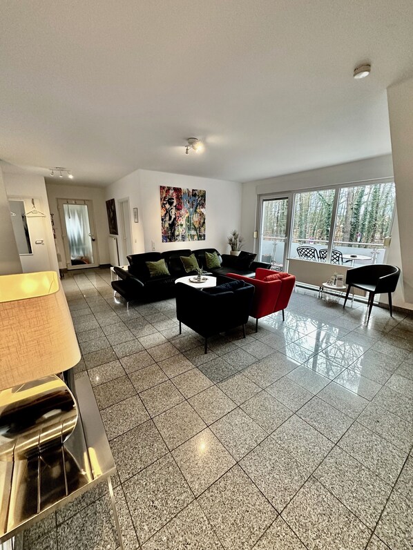 Een televisie, Netflix, boeken en streamingdiensten