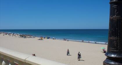 APPARTEMENT Ă CHIPIONA (Costa de la Luz) ESPAGNE. GARAGE. WIFI. CLIMATISATION.