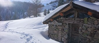 Chalet at the foot of the slopes and 5 minutes from shops and ski school