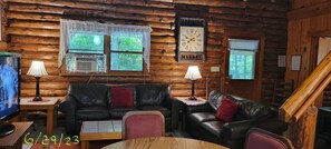 Interior - Stay WATERFRONT !   Stay CHEAT RIVER LODGE (Elkins)