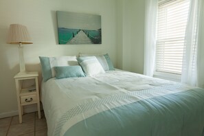 2 bedrooms, iron/ironing board, free WiFi, bed sheets - Charming, dog-friendly beach house downstairs (Isle of Palms)