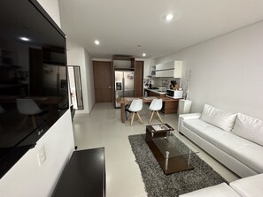 Smart TV, offices, printers - Brand New 2 Bedroom Modern Apartment in Exclusive Chipichape Neighbourhood (Cali)