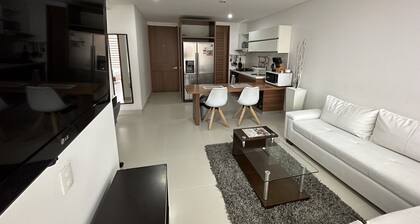 Brandneue 2 Schlafzimmer moderne Wohnung in exklusiver Chipichape Nachbarschaft