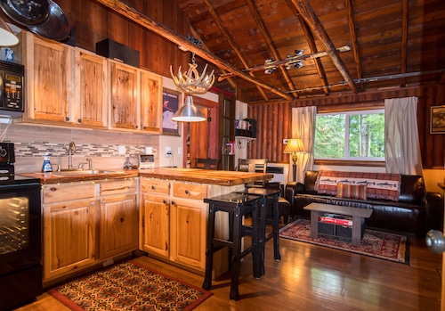 Cozy Packwood Ski Cabin near White Pass and Mt Rainier