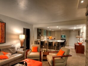 TV, fireplace, DVD player, stereo - 2b/2b Luxury Condo in Vail Village with Incredible Views! (Vail)
