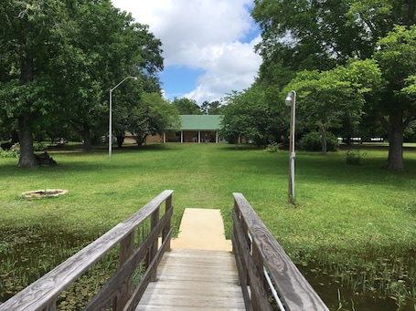 Property grounds. Cooper Family Lake House