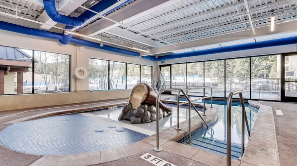 Innenpool, beheizter Pool