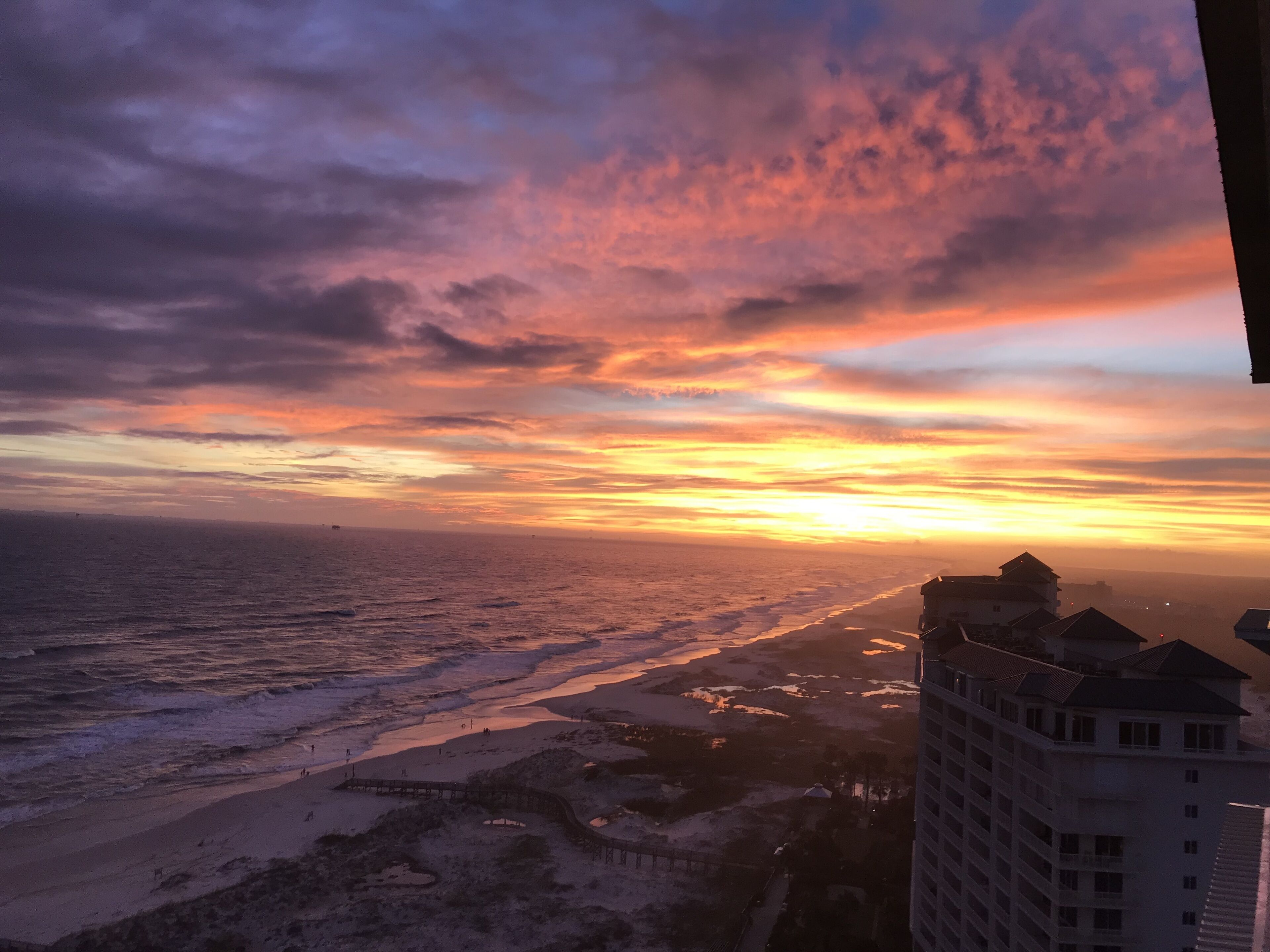Beach Clubs' Best! 20th Floor Luxury, Amenities, Privacy and Spectacular Views! 