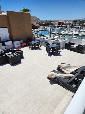 Outdoor dining - Cabo San Lucas Marina Studio Suite - Great Location & Views! (Cabo San Lucas)
